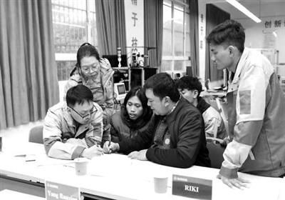 zgjyb0324006_001_03_b.jpg